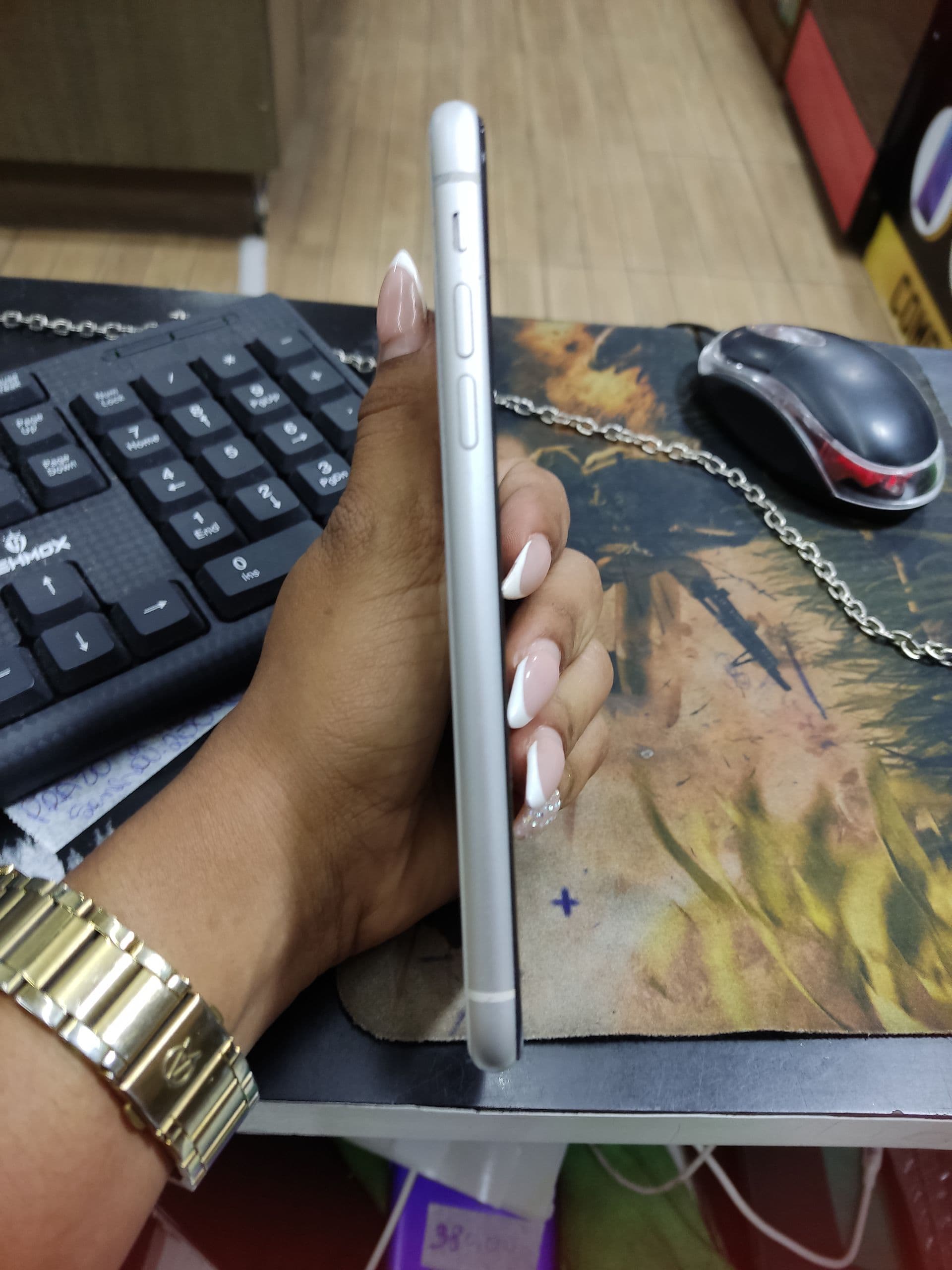 iPhone XR 64GB Seminovo