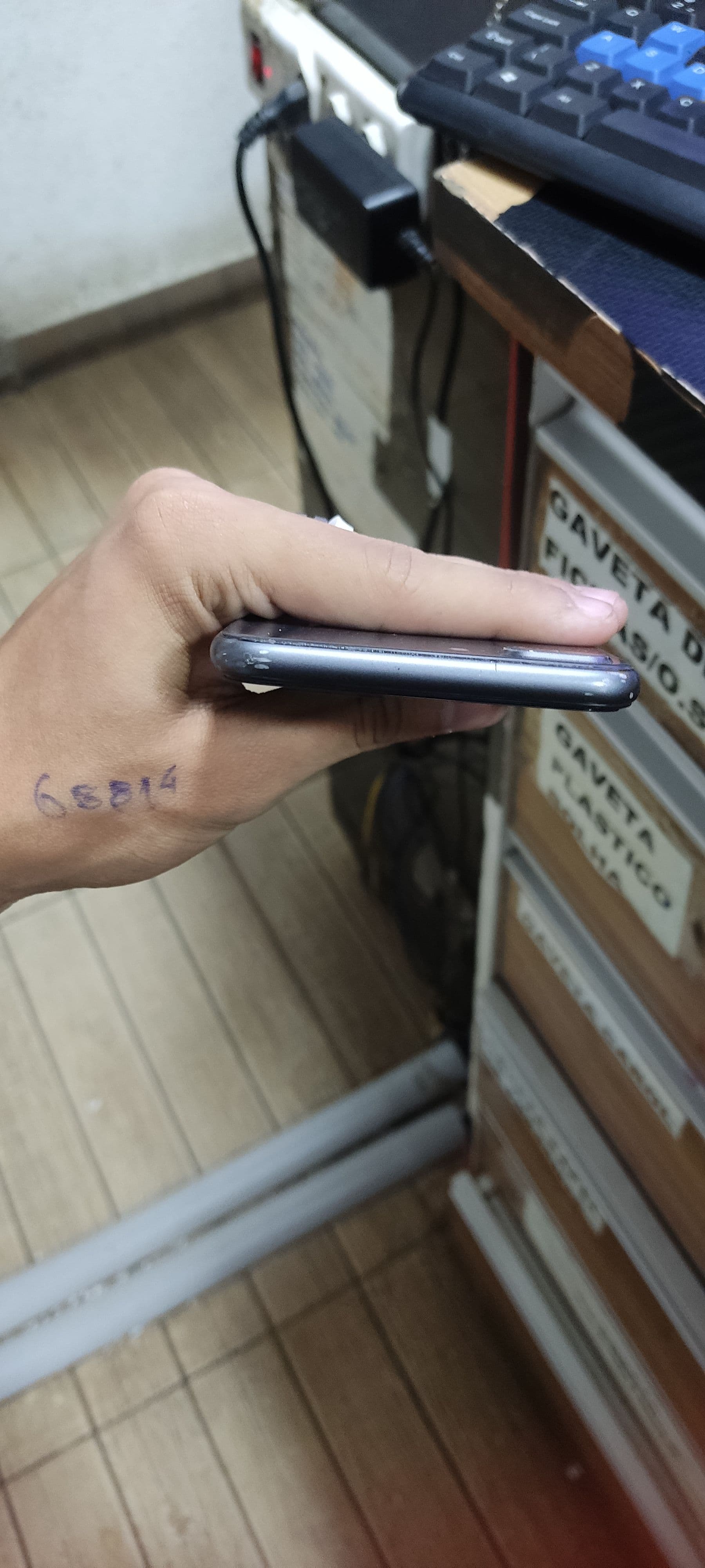 iPhone 8 plus 64GB Seminovo