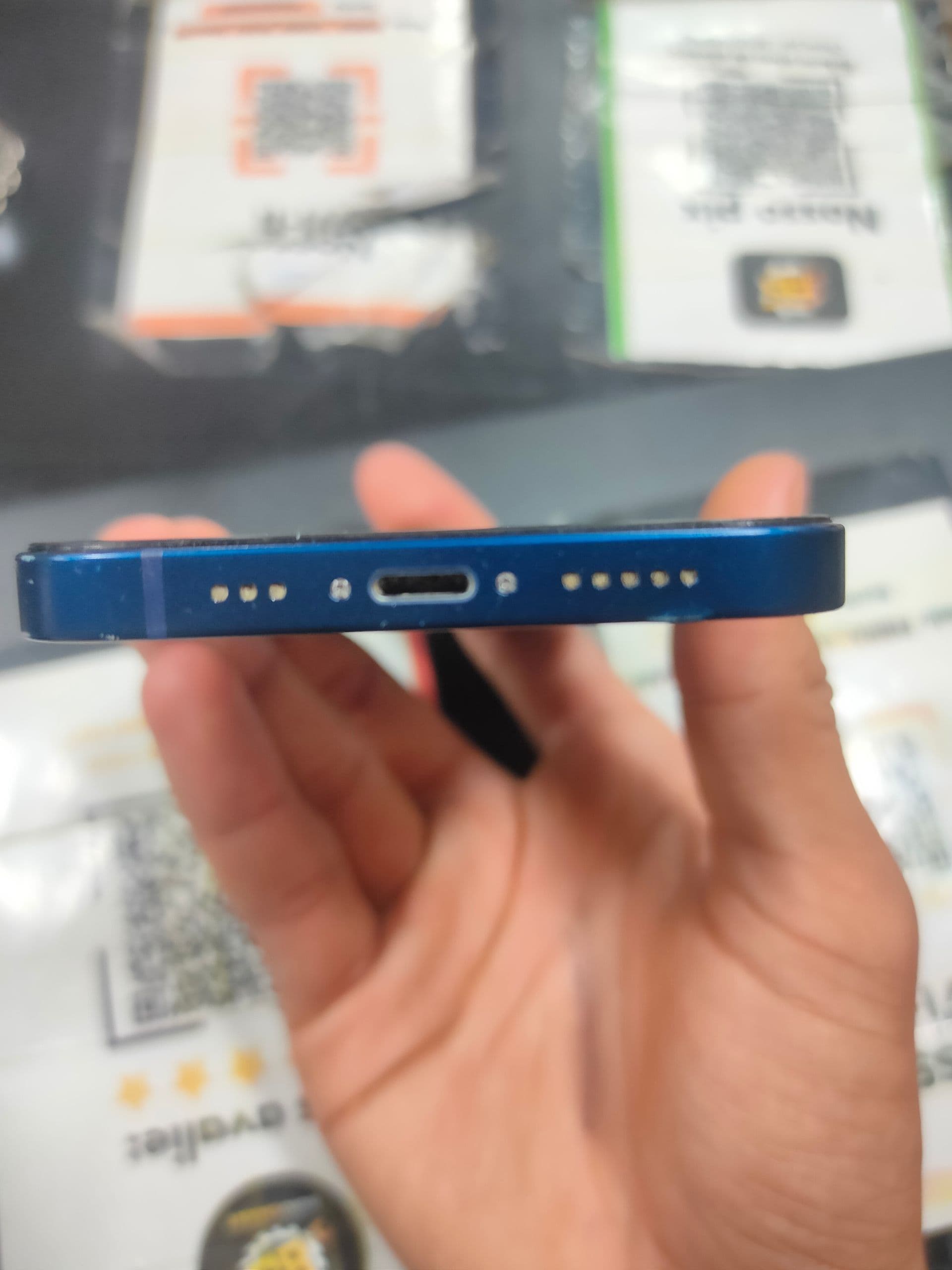 iPhone IPHONE 12 64GB Seminovo